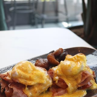 EGGS BENEDICT